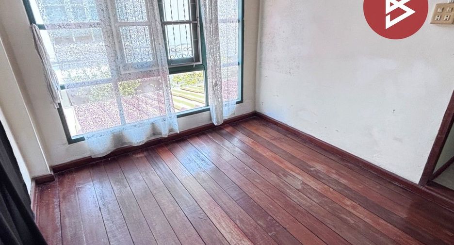 For sale 4 bedrooms townhouse in Mueang Kanchanaburi, Kanchanaburi