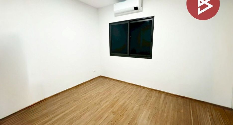For sale 3 bedrooms townhouse in Bang Phli, Samut Prakan