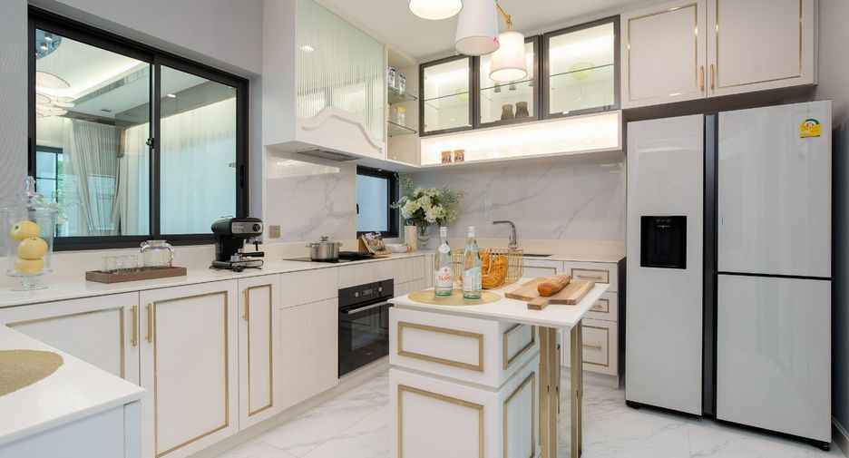 For sale 4 bedrooms house in Lak Si, Bangkok