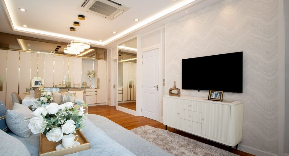 For sale 4 bedrooms house in Lak Si, Bangkok