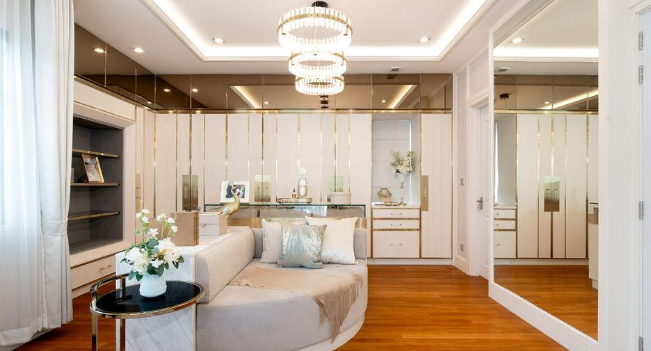 For sale 4 bedrooms house in Lak Si, Bangkok