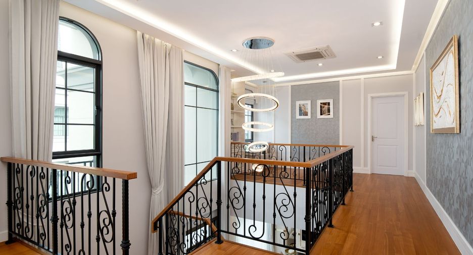 For sale 4 bedrooms house in Lak Si, Bangkok