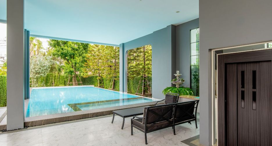 For sale 4 bedrooms house in Lak Si, Bangkok