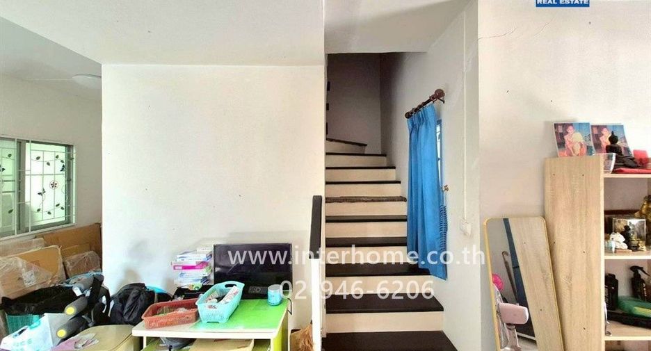 Casa adosada en venta de 3 habitaciones en Khlong Luang, Pathum Thani