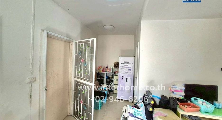 Casa adosada en venta de 3 habitaciones en Khlong Luang, Pathum Thani