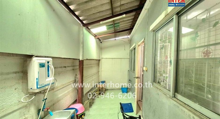 Casa adosada en venta de 3 habitaciones en Khlong Luang, Pathum Thani