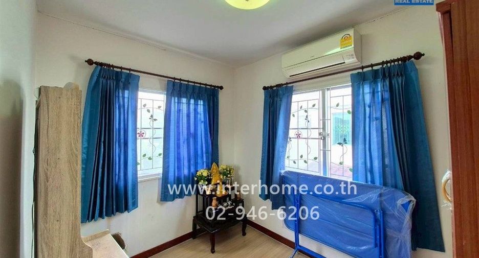 Casa adosada en venta de 3 habitaciones en Khlong Luang, Pathum Thani
