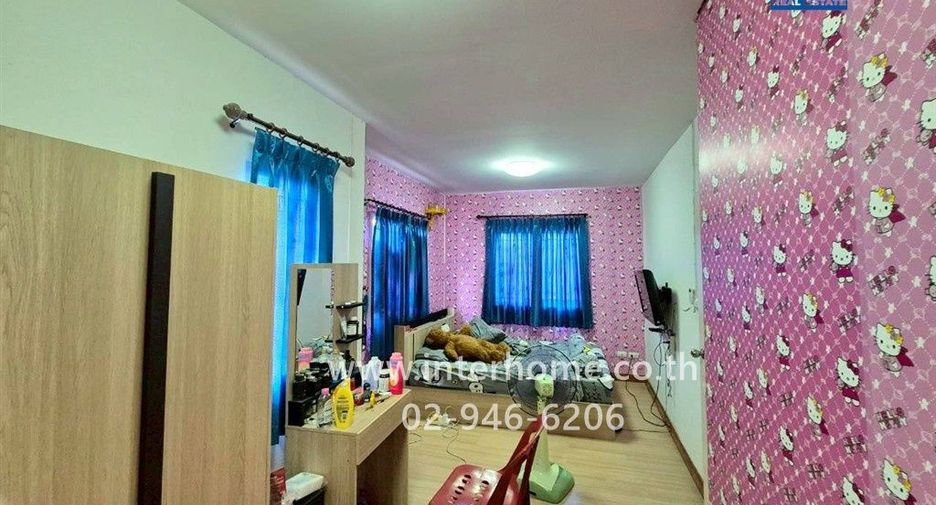 Casa adosada en venta de 3 habitaciones en Khlong Luang, Pathum Thani