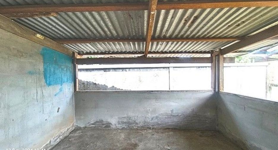 For sale 5 bedrooms house in Khlong Lan, Kamphaeng Phet