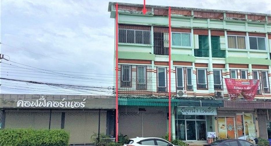 Gewerbefläche zum Kauf mit 2 Zimmer in Khlong Lan, Kamphaeng Phet
