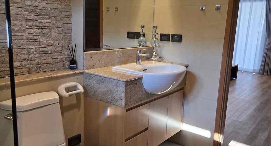 For rent 3 bedrooms villa in Bang Lamung, Chonburi