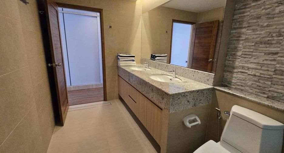 For rent 3 bedrooms villa in Bang Lamung, Chonburi
