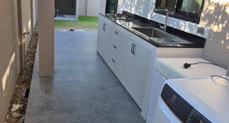 For rent 3 bedrooms villa in Bang Lamung, Chonburi