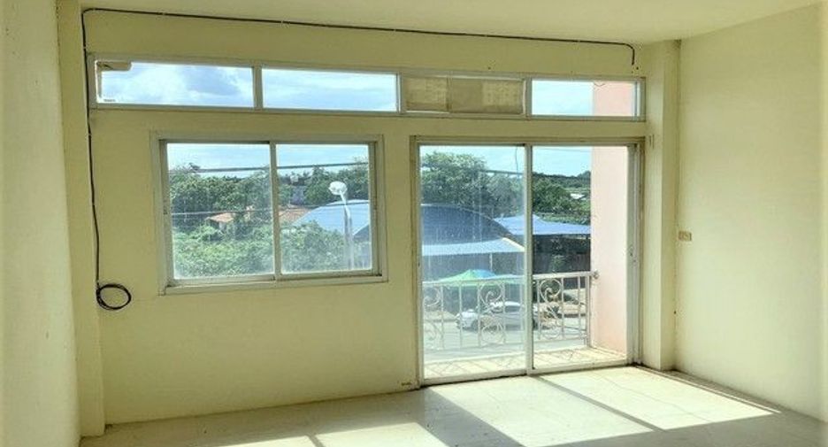 For sale 2 bedrooms retail Space in Khlong Lan, Kamphaeng Phet