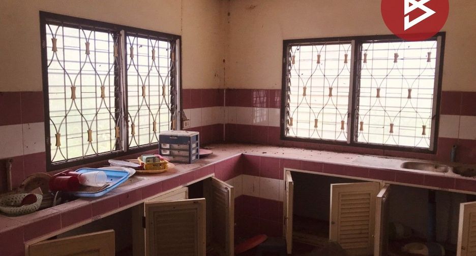 For sale 4 ベッドルーム house in Ban Kha, Ratchaburi