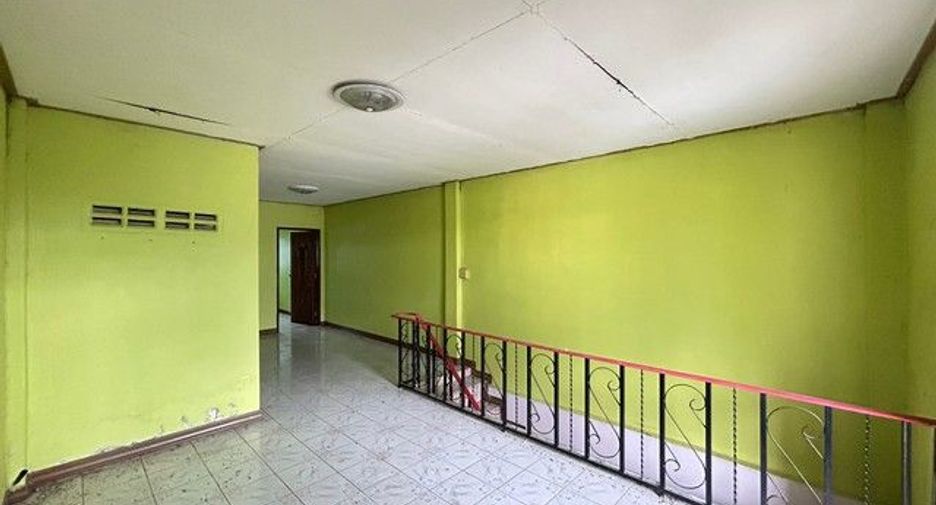 For sale 4 bedrooms retail Space in Tha Tako, Nakhon Sawan