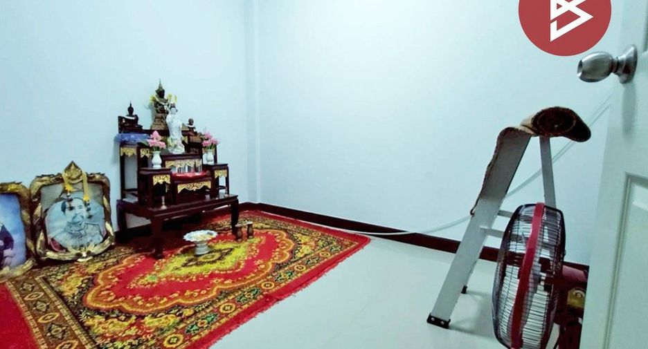 For sale 3 ベッドルーム townhouse in Nong Chok, Bangkok