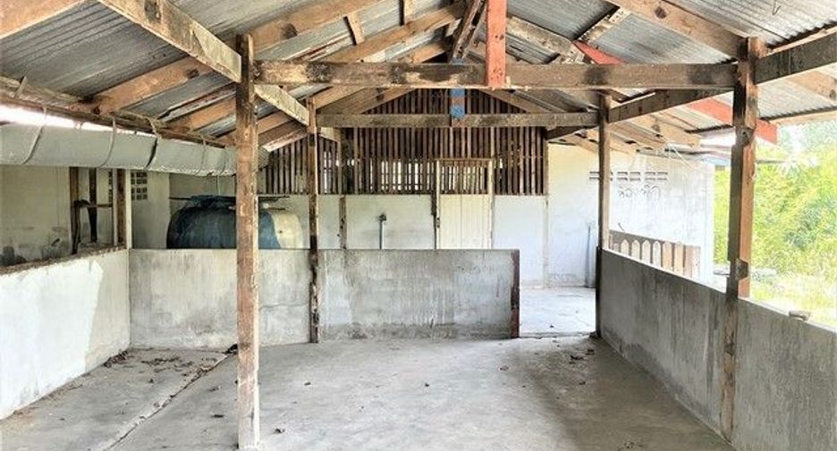 For sale 2 bedrooms house in Huai Khot, Uthai Thani