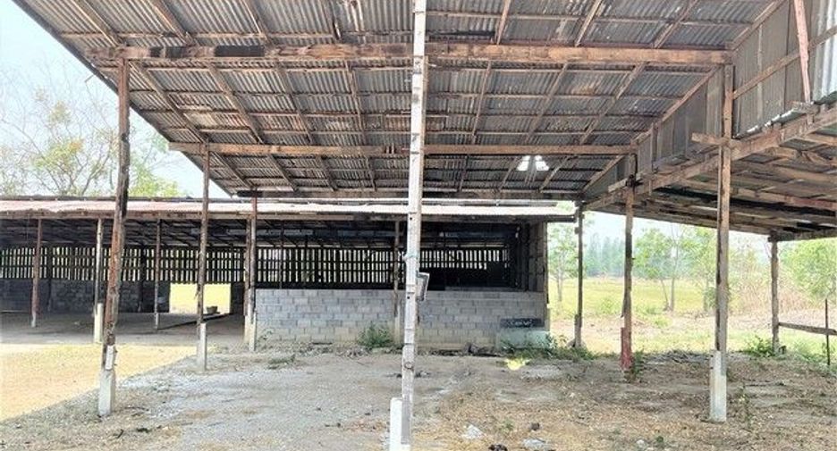 For sale 2 bedrooms house in Huai Khot, Uthai Thani