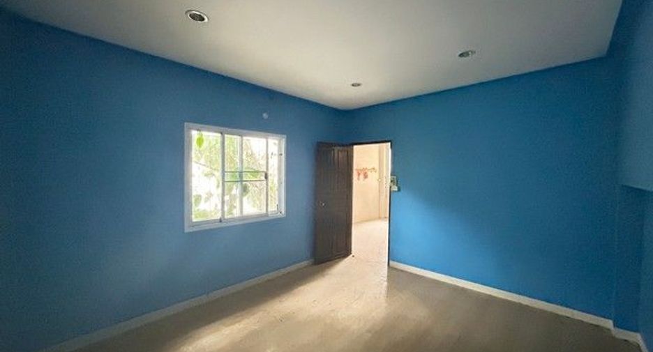 For sale 3 bedrooms house in Tha Tako, Nakhon Sawan