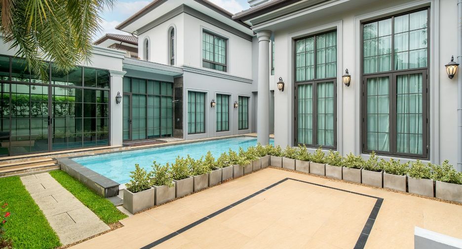 For sale 4 bedrooms house in Thawi Watthana, Bangkok