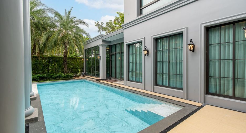 For sale 4 bedrooms house in Thawi Watthana, Bangkok