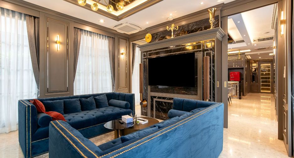 For sale 4 bedrooms house in Thawi Watthana, Bangkok