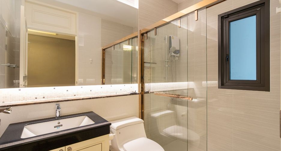 For sale 4 bedrooms house in Thawi Watthana, Bangkok