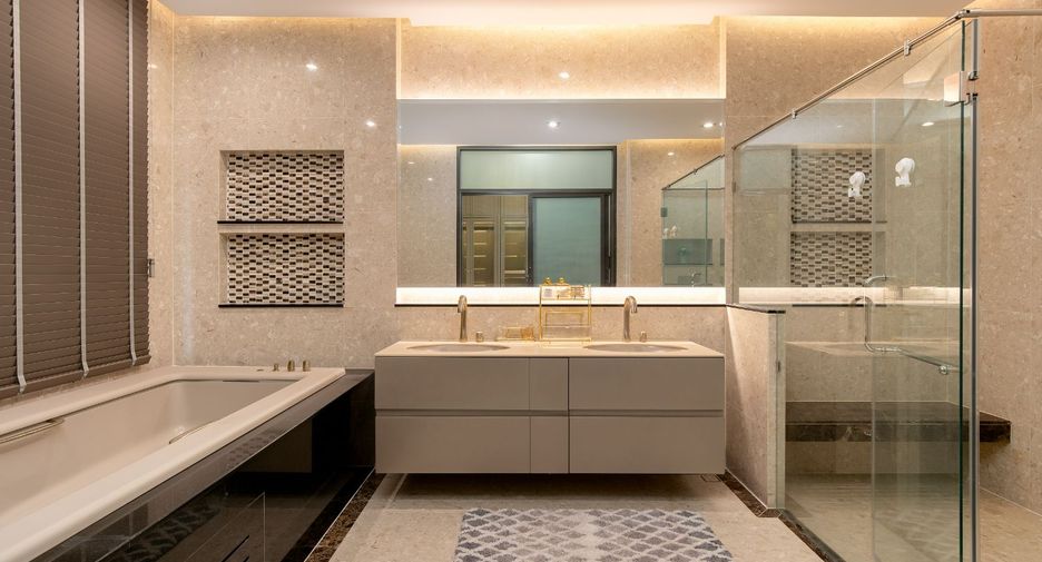 For sale 4 bedrooms house in Thawi Watthana, Bangkok