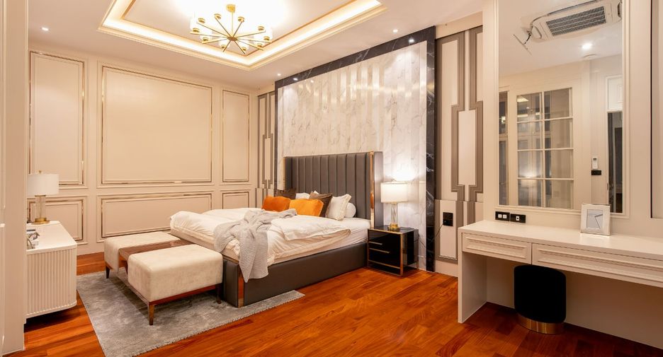 For sale 4 bedrooms house in Thawi Watthana, Bangkok