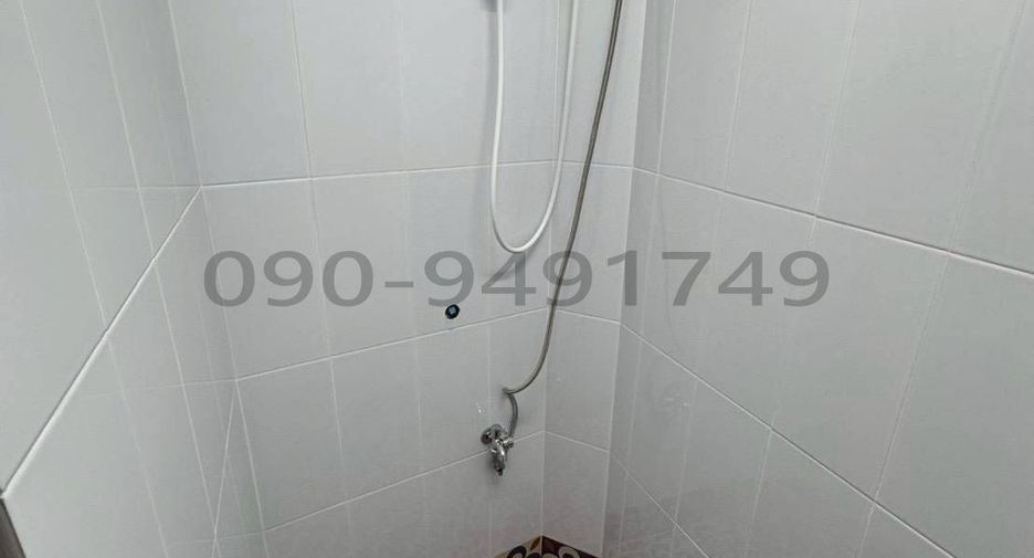 For rent 4 bedrooms retail Space in Thon Buri, Bangkok