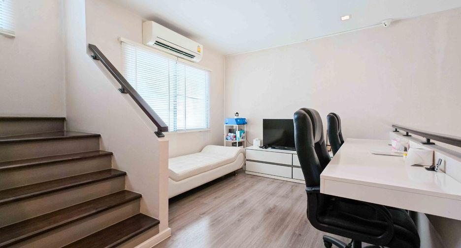 Reihenhaus zum Kauf mit 3 Zimmer in Chatuchak, Bangkok