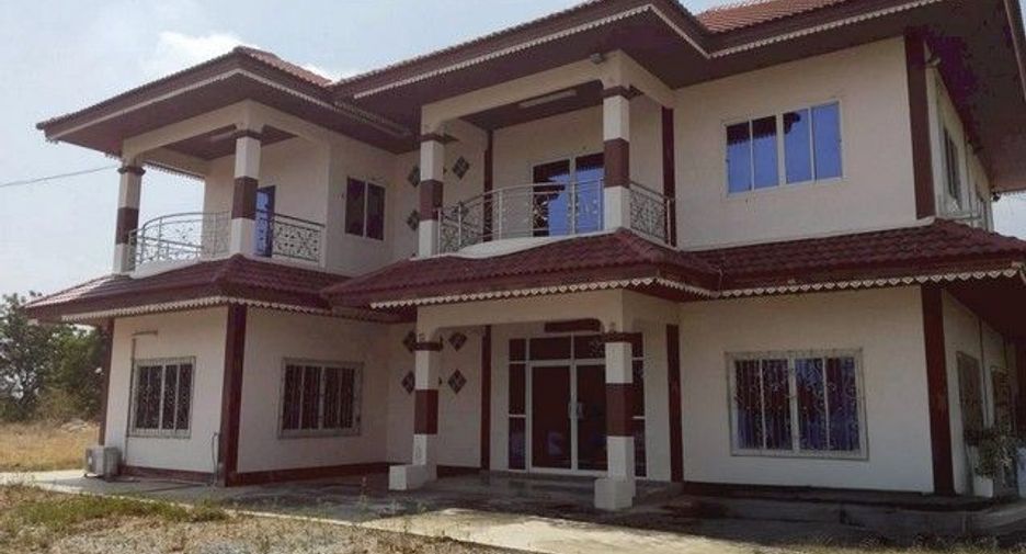 For sale 4 bedrooms house in Tha Tako, Nakhon Sawan