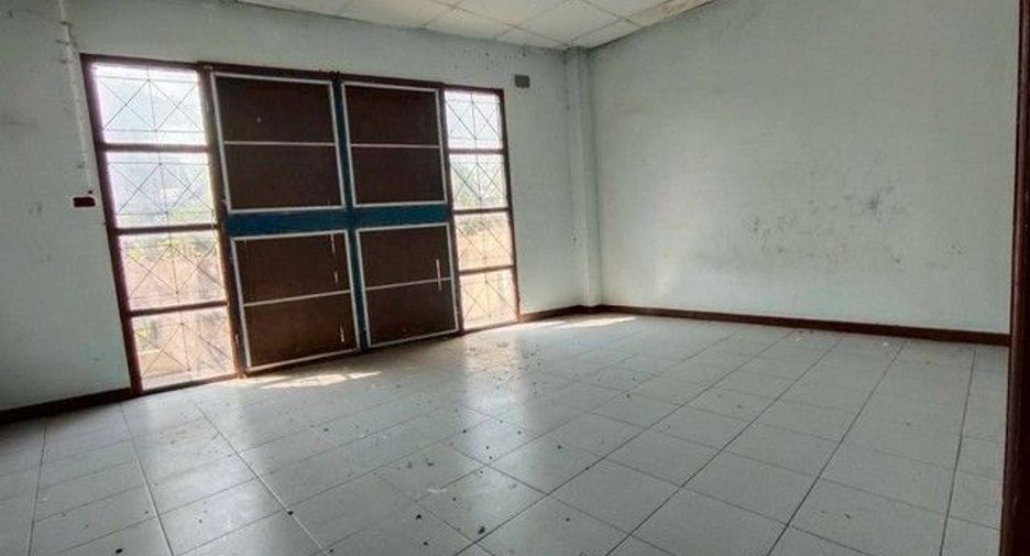 For sale 2 bedrooms retail Space in Tha Tako, Nakhon Sawan