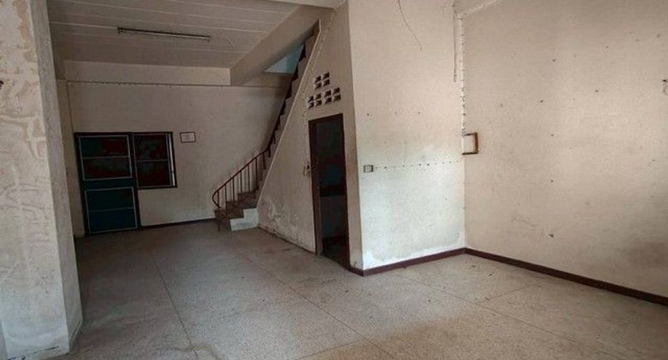 For sale 2 bedrooms retail Space in Tha Tako, Nakhon Sawan