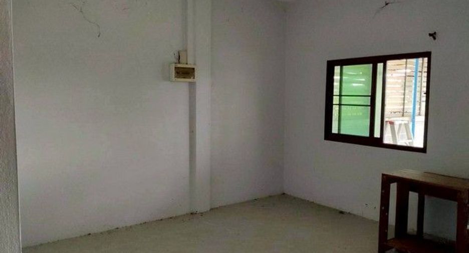 For sale 2 bedrooms townhouse in Tha Tako, Nakhon Sawan