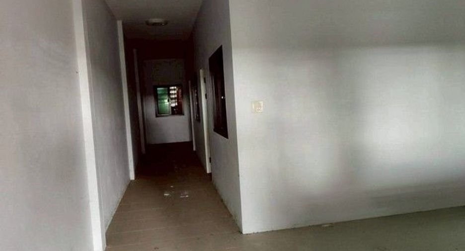For sale 2 bedrooms townhouse in Tha Tako, Nakhon Sawan