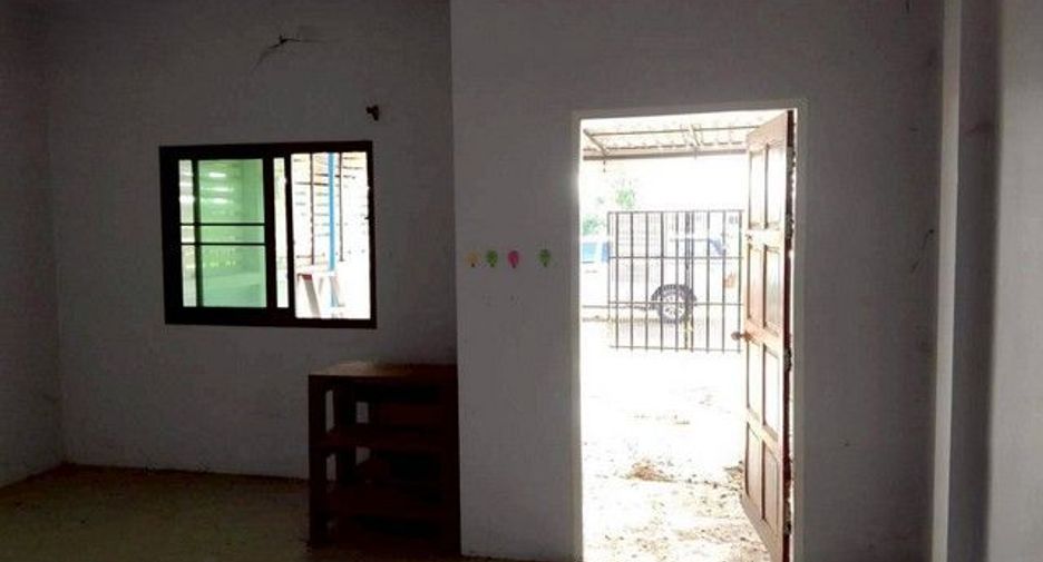 For sale 2 bedrooms townhouse in Tha Tako, Nakhon Sawan