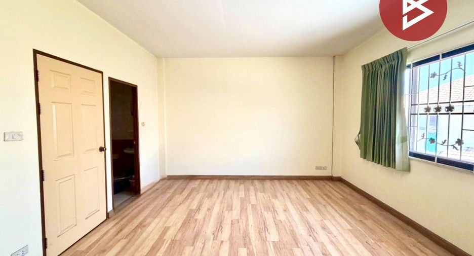 Продажа 2 спальни таунхаус в Mueang Chon Buri, Чонбури