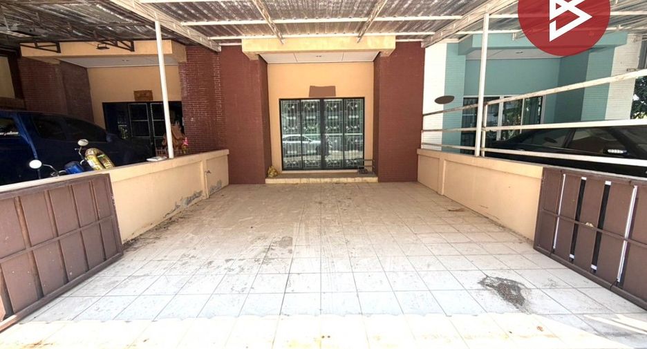 Продажа 2 спальни таунхаус в Mueang Chon Buri, Чонбури