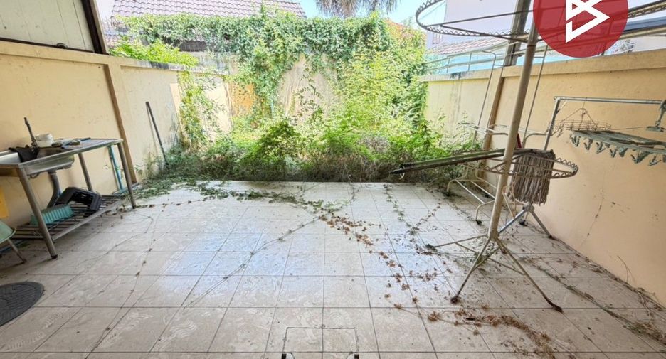 Продажа 2 спальни таунхаус в Mueang Chon Buri, Чонбури