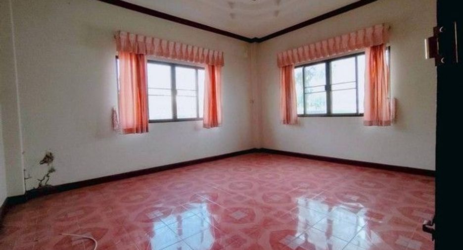 For sale 3 bedrooms house in Tha Tako, Nakhon Sawan