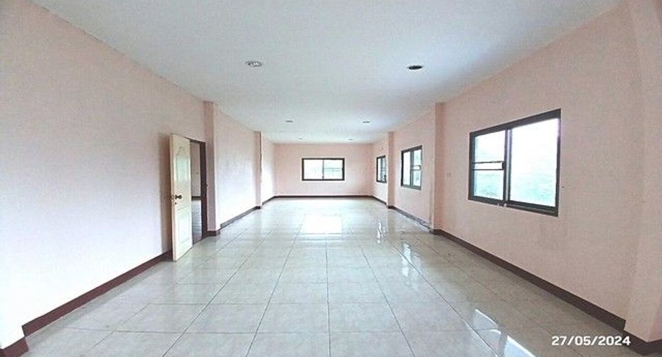 Gewerbefläche zum Kauf mit 3 Zimmer in Khun Yuam, Mae Hong Son