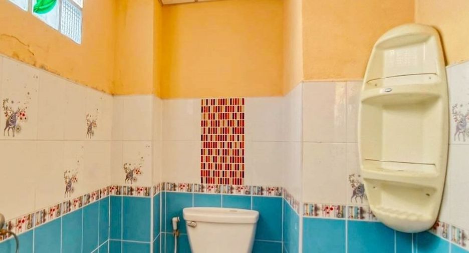 Casa adosada en venta de 4 habitaciones en Bang Kruai, Nonthaburi