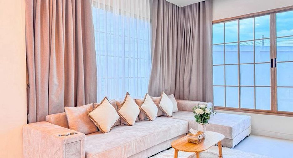 For sale 5 bedrooms villa in Bang Lamung, Chonburi