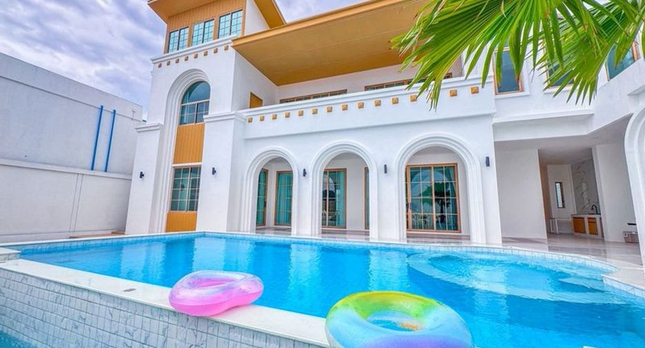 For sale 5 bedrooms villa in Bang Lamung, Chonburi