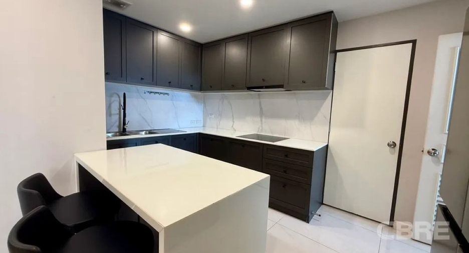For rent and for sale 4 bedrooms condo in Khlong Toei, Bangkok