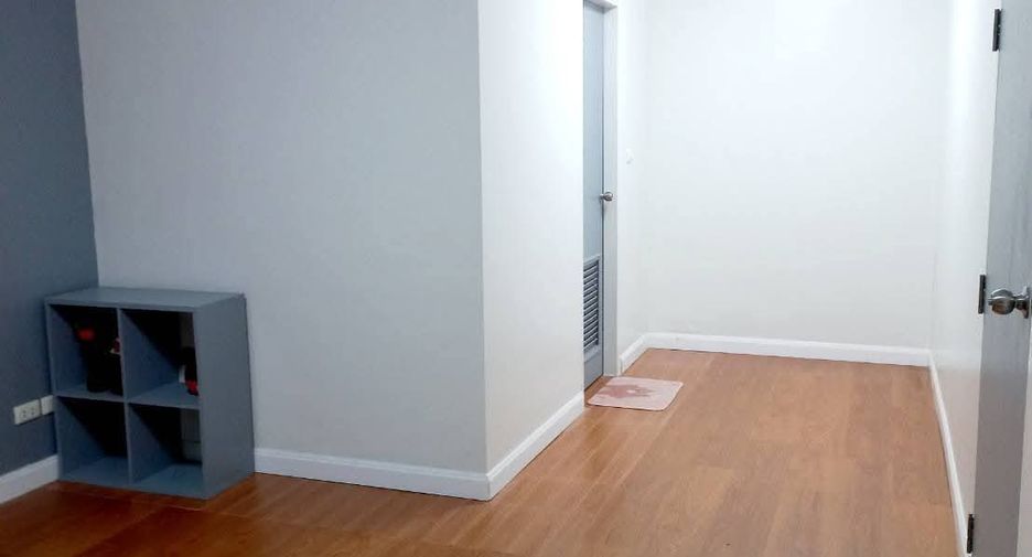 For rent and for sale 2 bedrooms condo in Pathum Wan, Bangkok