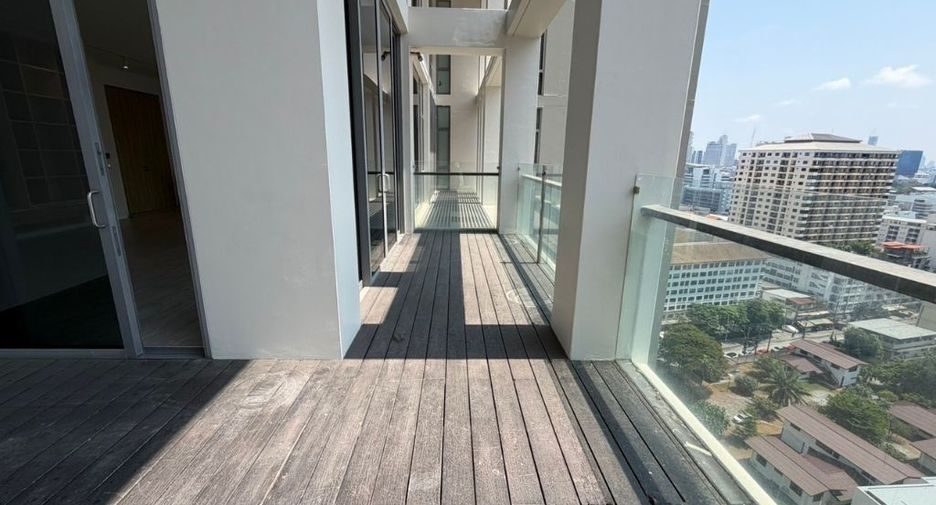 For rent 3 bedrooms condo in Sathon, Bangkok