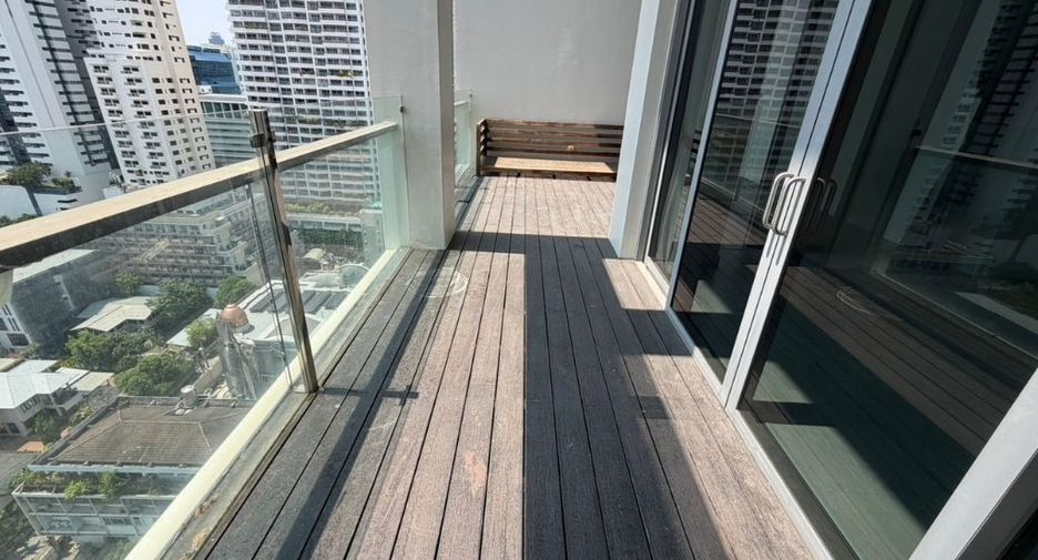 For rent 3 bedrooms condo in Sathon, Bangkok